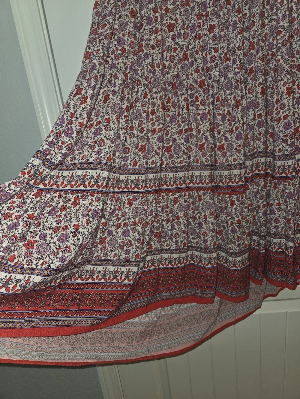 Knox Rose Beautiful Bohemian Floral Tiered Maxi Skirt in Red and Purple NWOT L